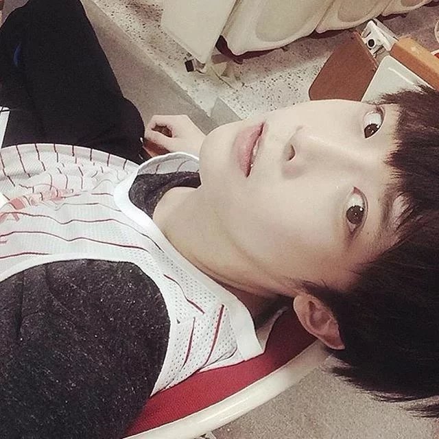 石怡宏榕
