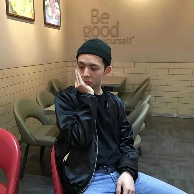 奚瑶霞磊